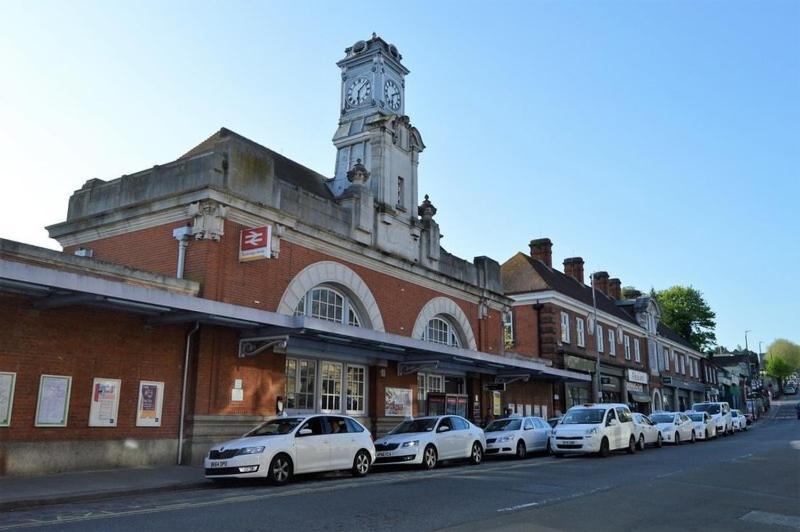 Ferienwohnung The Old Office Royal Tunbridge Wells Exterior foto